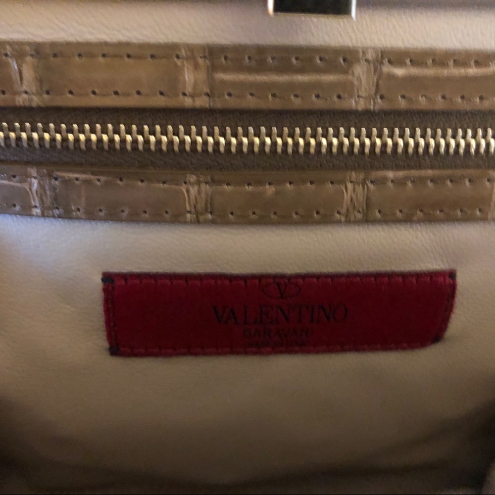 Valentino Garavani Rockstud Crocodile Hand Bag ๐ผ - Picture 8 of 12